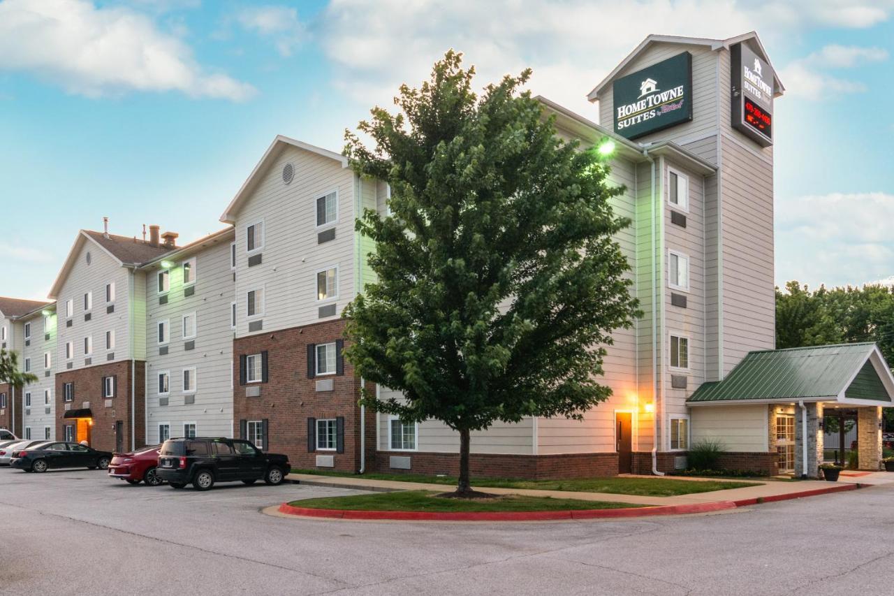 Hometowne Studios & Suites By Red Roof Bentonville Exterior photo