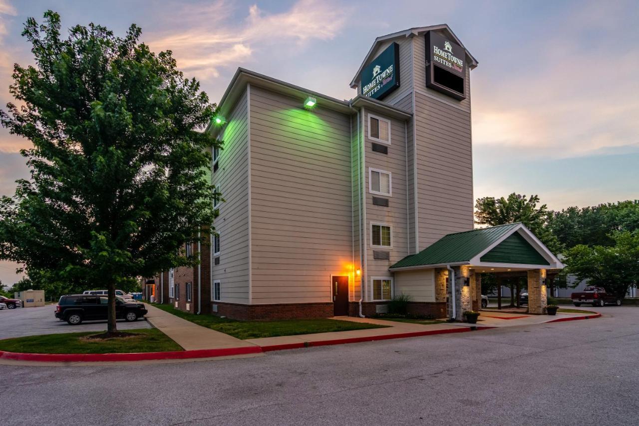 Hometowne Studios & Suites By Red Roof Bentonville Exterior photo
